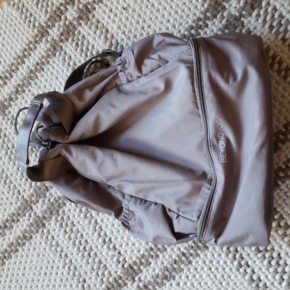 Beyond Yoga Convertible Tote Backpack Gym Bag in Birch - Picture 8 of 8